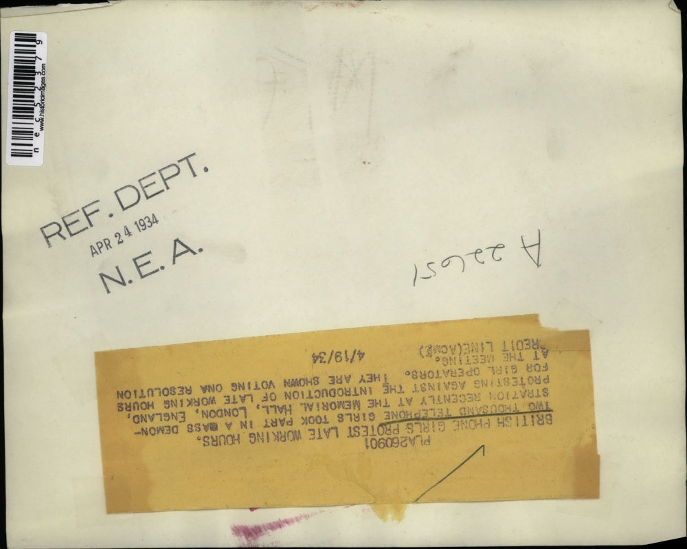 1934 Press Photo British phone girls protest at Memorial Hall in London