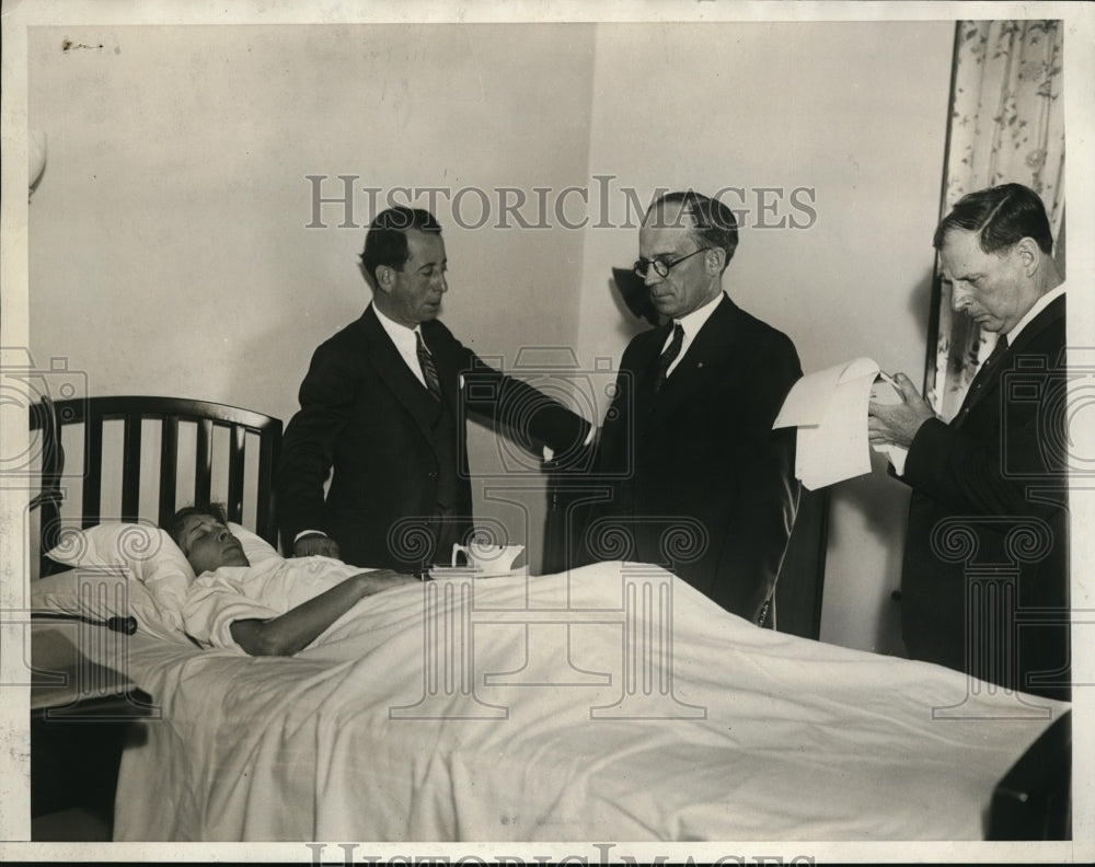 1932 Press Photo Mrs. H. C Merritt, Jr. in Hospital Bed