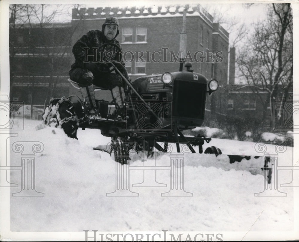 1954 Press Photo Al Winters of Childrens Aid Society