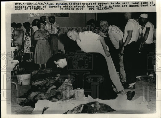 1958 Press Photo El Dorado Tornado Victims