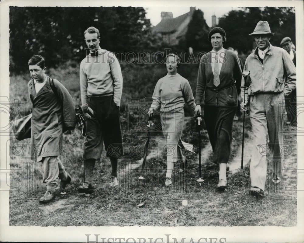 1935 Press Photo Competitors In Golf Coed Mixed Foursomes At Norplesdon England- Historic Images