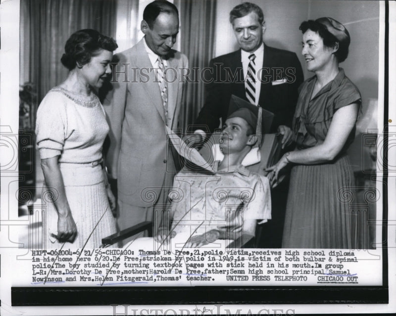 Load image into Gallery viewer, 1958 Press Photo Chicago Thomas De Pree Samuel Nowinson Polio Victim
