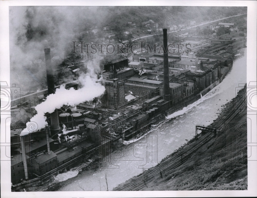 1955 Press Photo Pulp and Paper Mill in Maryland on the Potomac in Washington DC