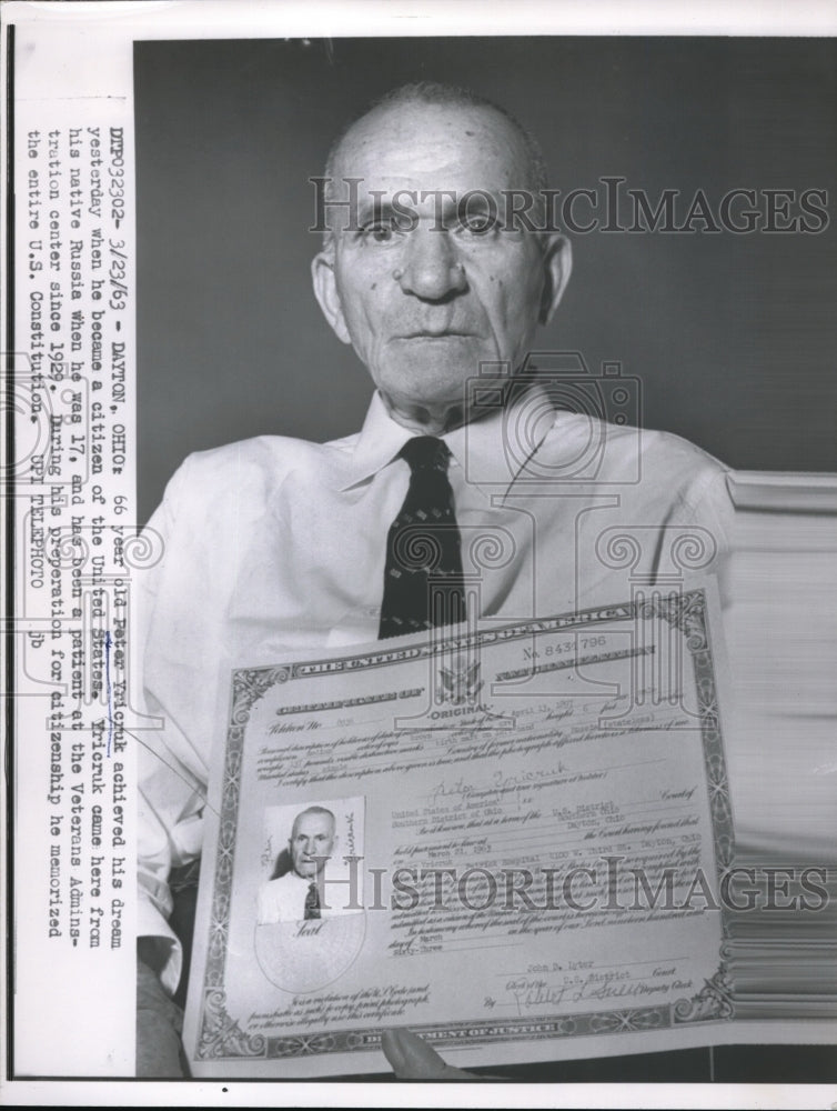 1963 Press Photo Old Russian Peter Yricruk Holds Citizenship Certificate