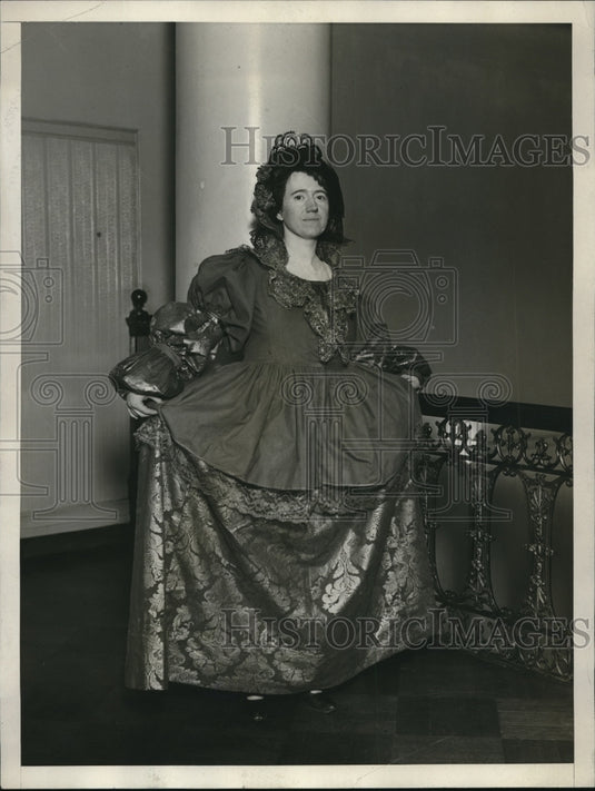 1930 Press Photo Homely Socialite Florence Berryman Models Spanish Costume
