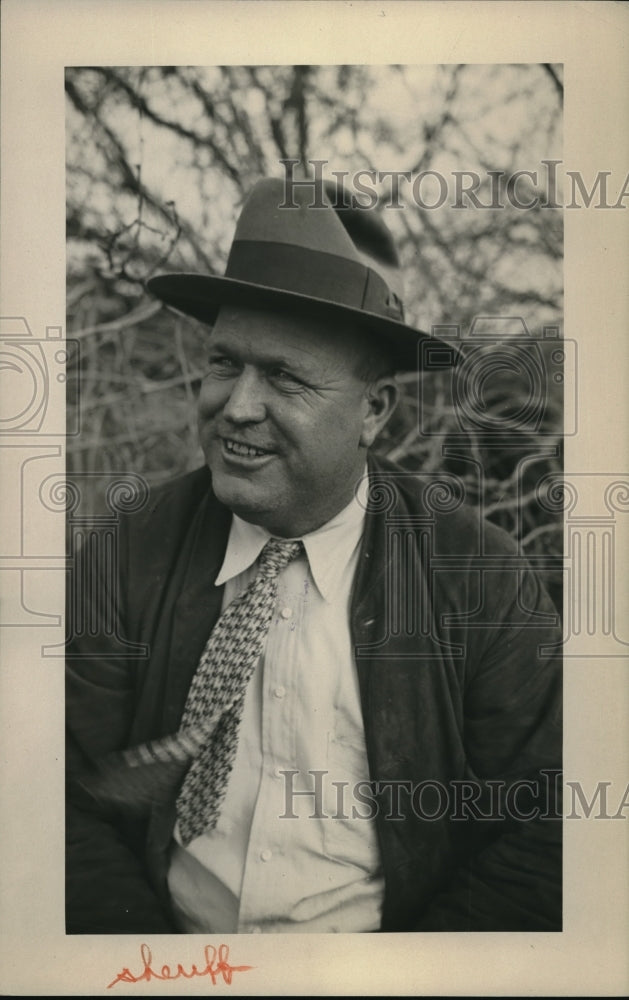 1932 Press Photo Officer Joe Maier Of Mesa Arizona Recipient Of Hat Box Baby