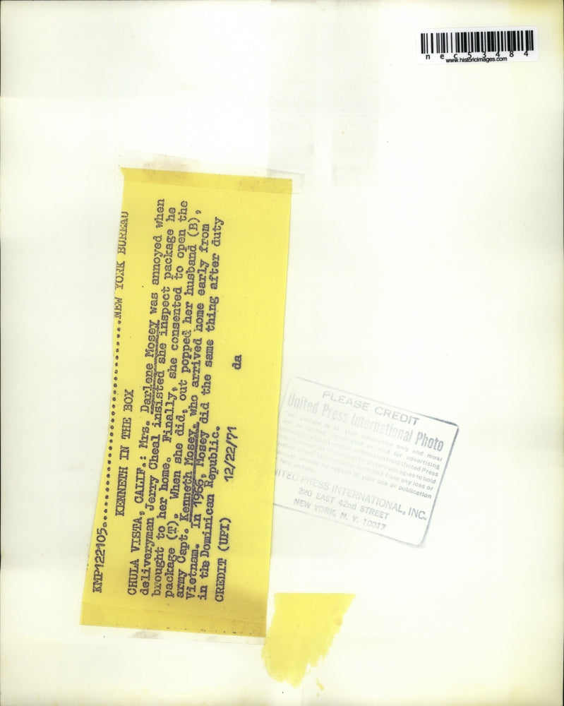 1971 Press Photo Mrs. Darlene Mosey was suprised by his husband Kenneth Mosey.