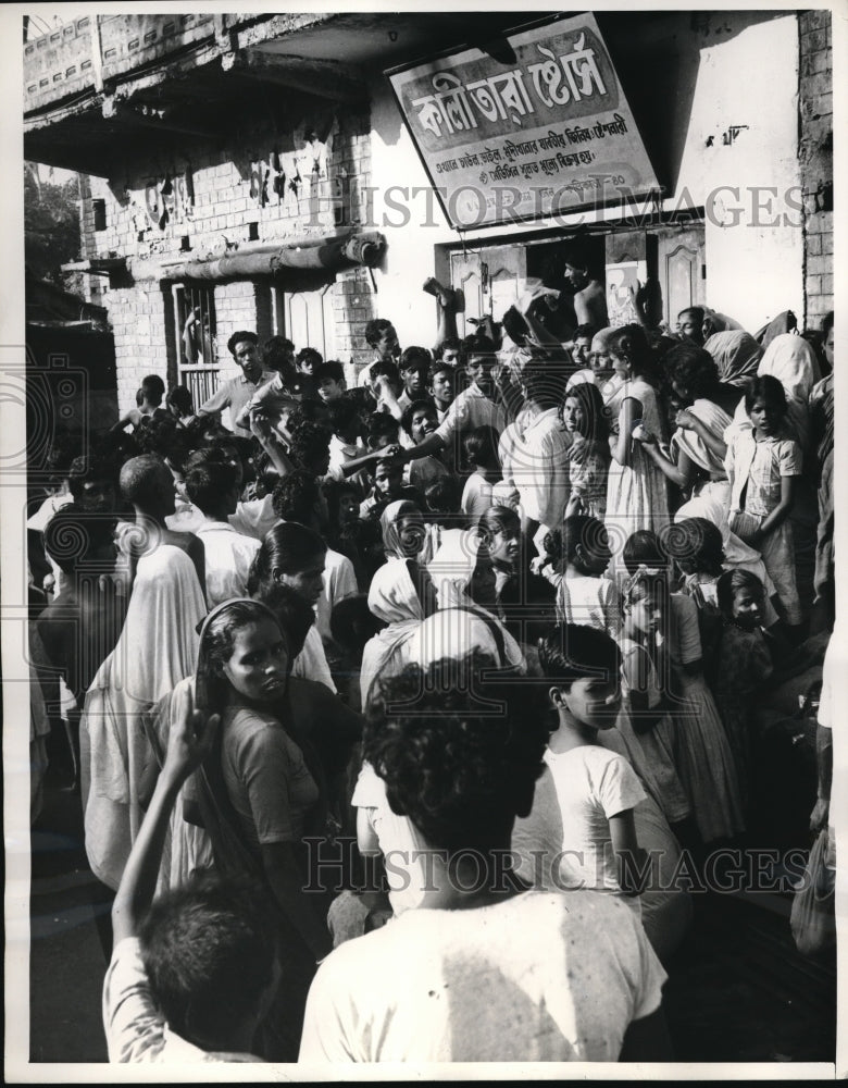 1964 Press Photo Hunger hunts all the people in India.- Historic Images