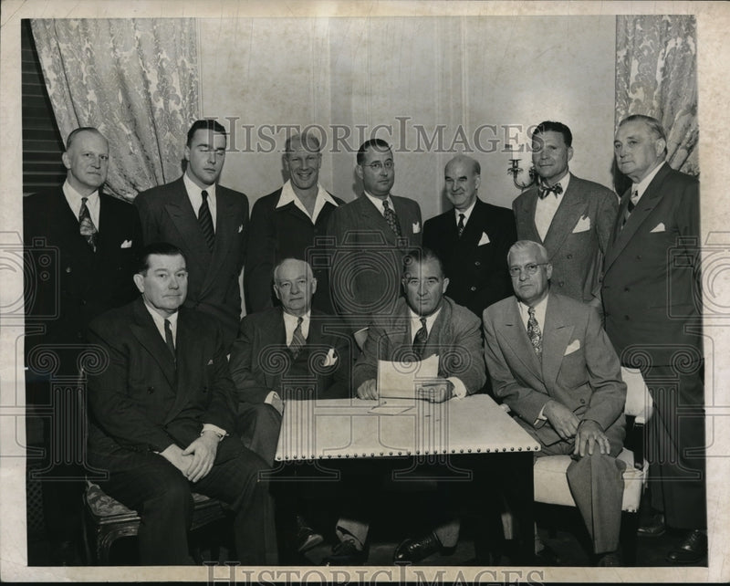 Load image into Gallery viewer, 1949 Press Photo American League Club owners discussing Litigation. Chicago Il.
