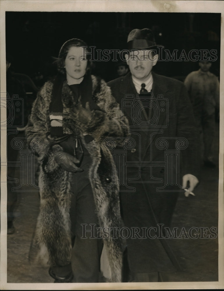 1939 Press Photo Margery McCune of N.Y. to meet mother/others on ill fated - Historic Images