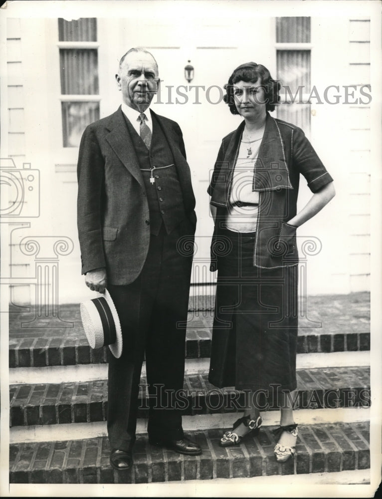 1935 Press Photo Sec. of Commerce Daniel Roper with Mrs. E.J. Donovan
