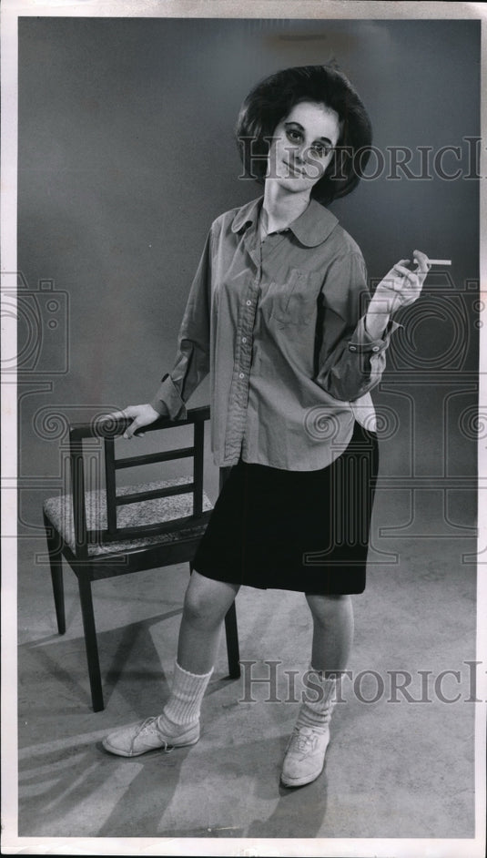 1961 Press Photo Donna Faus Smoking a Cigarette of Maple Heights