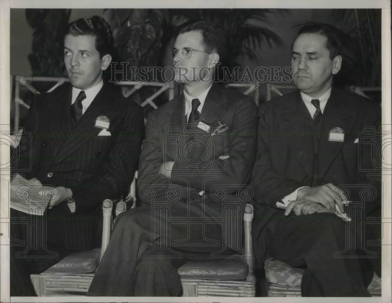 Load image into Gallery viewer, 1939 Press Photo Arturo Fernandez, Lawrence Duggan &amp; Leo Dolan at Meet
