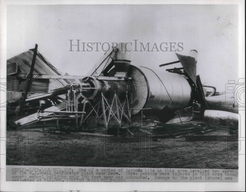 Load image into Gallery viewer, 1952 Press Photo Wreckage From Tornado At WJ Small Plant In Lawrence Kansas
