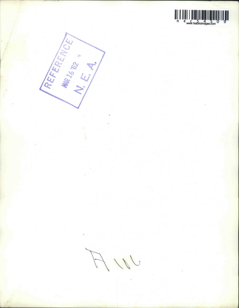 1962 Press Photo Danny Olliver Waits With Teddy Bear For New Jersey Evacuation