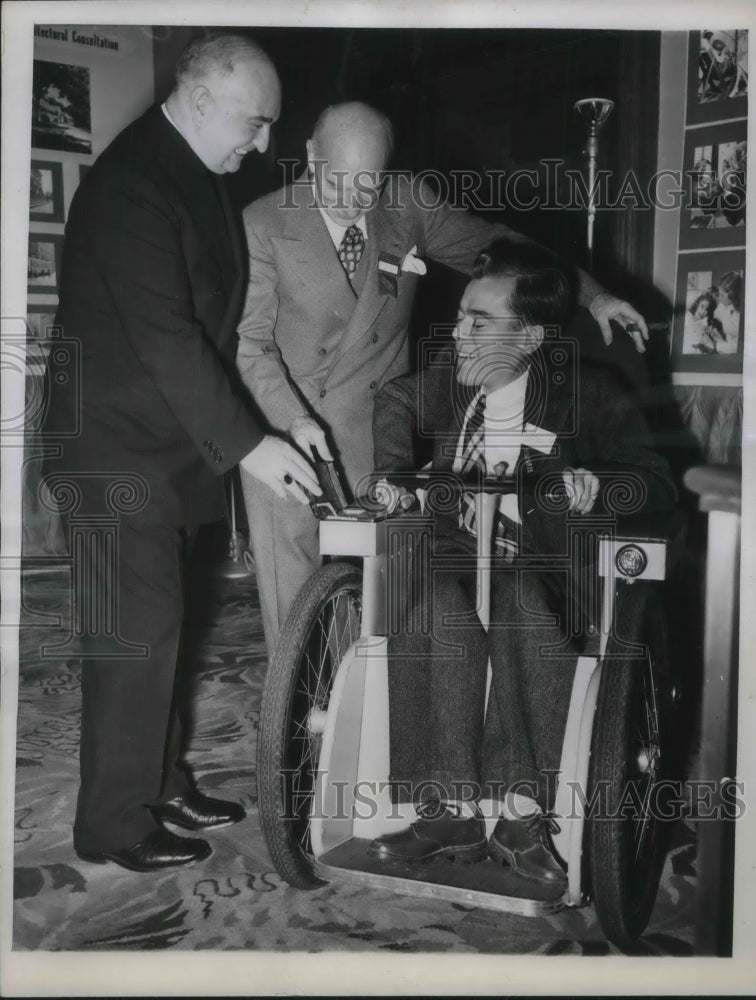 Load image into Gallery viewer, 1947 Press Photo Chicago, Ken Ginsterblum &amp; wheelchair he designed
