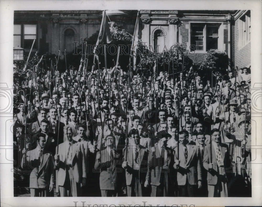 1949 Press Photo Junior Class of University of Pennsylvania in Cane March Parade- Historic Images