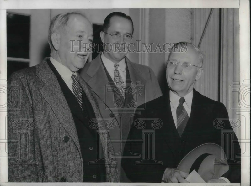 Load image into Gallery viewer, 1943 Press Photo Leaders of Major Farm Organizations Against Food Subsidies
