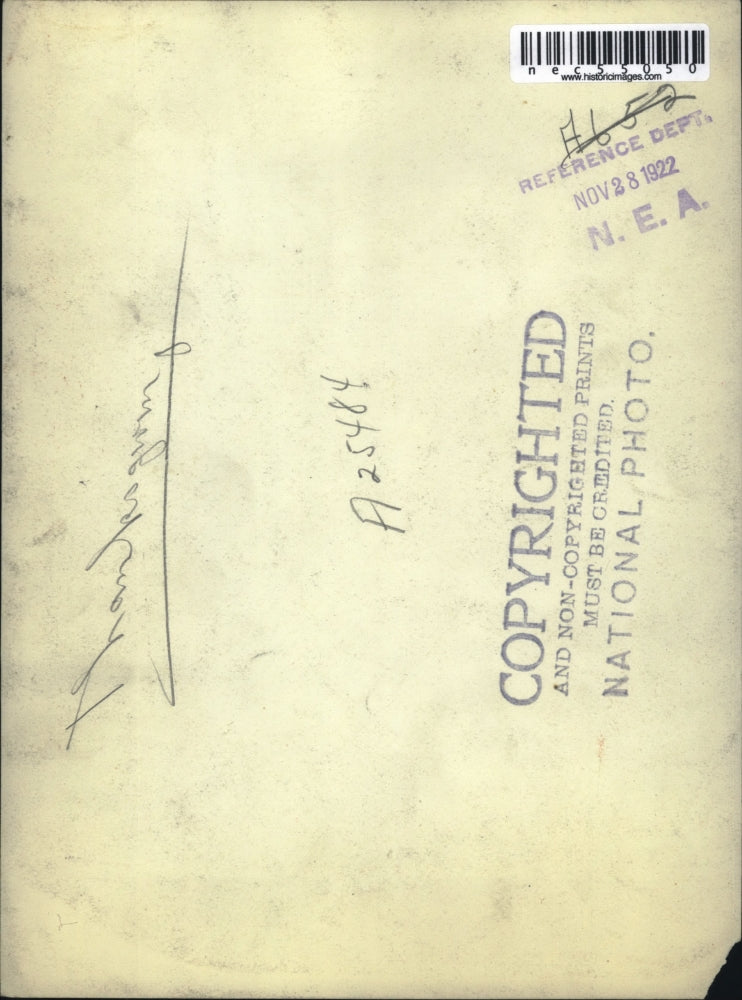 1922 Press Photo Girl holds a Turkey for Thanksgiving.