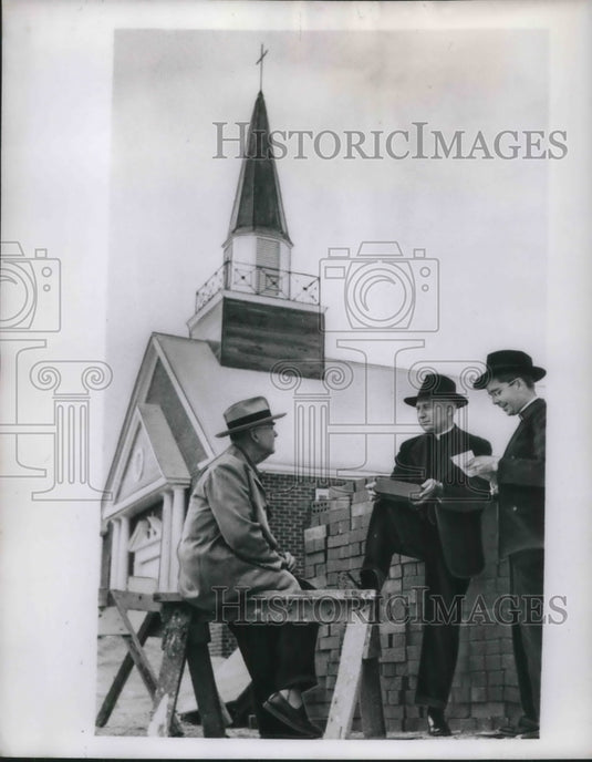 1951 Press Photo Ed Henslee, Bishop Adrian, Rev Grannis at Dickson, TN church