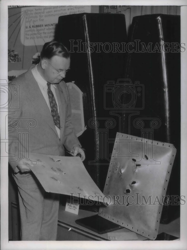 1943 Press Photo President of Consolidated-Vultee Aircraft Plant Harry Woodhead