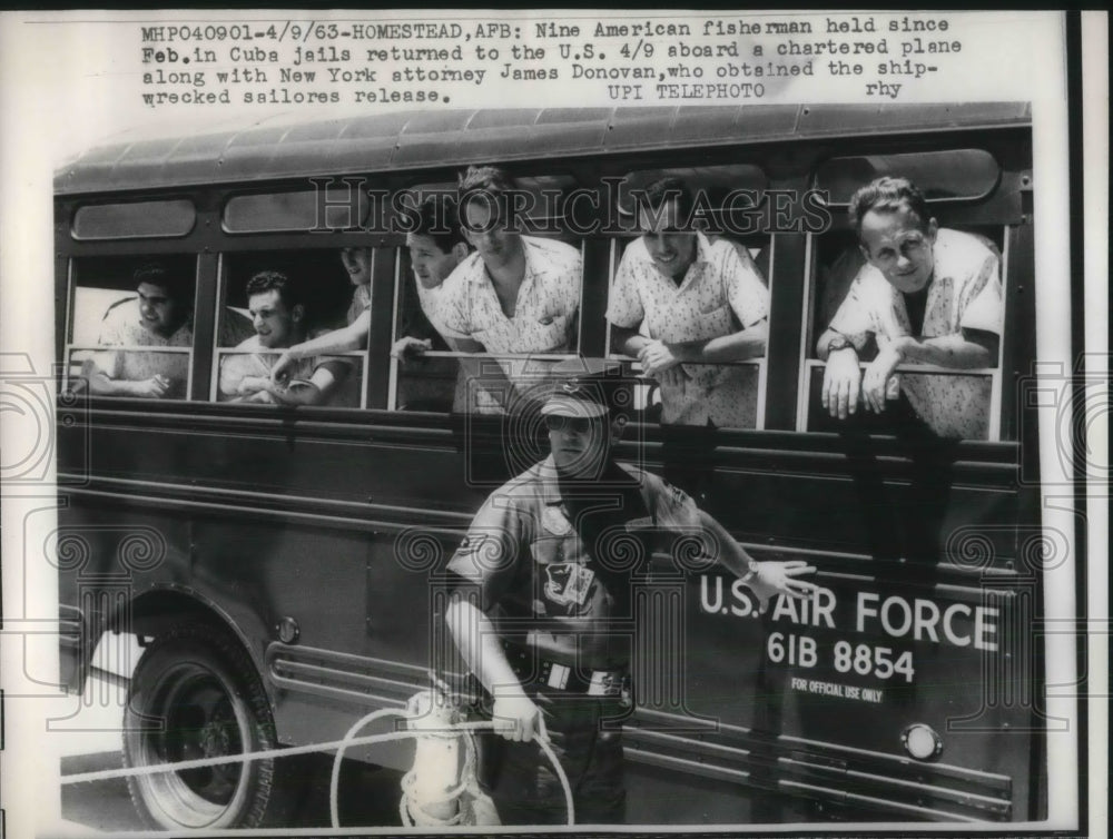 1963 Press Photo 9 American fisherman held in Cuban jails returned to the US