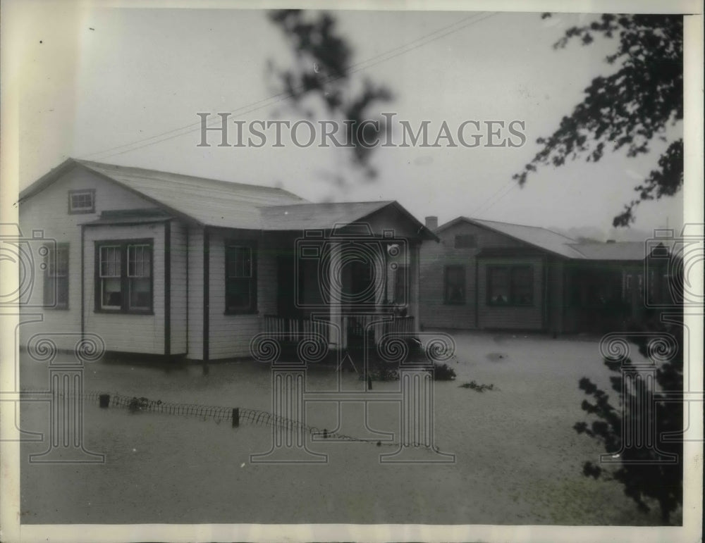 1933 Press Photo Typical scene in Wash.D.C, suburbs during bad hurricane