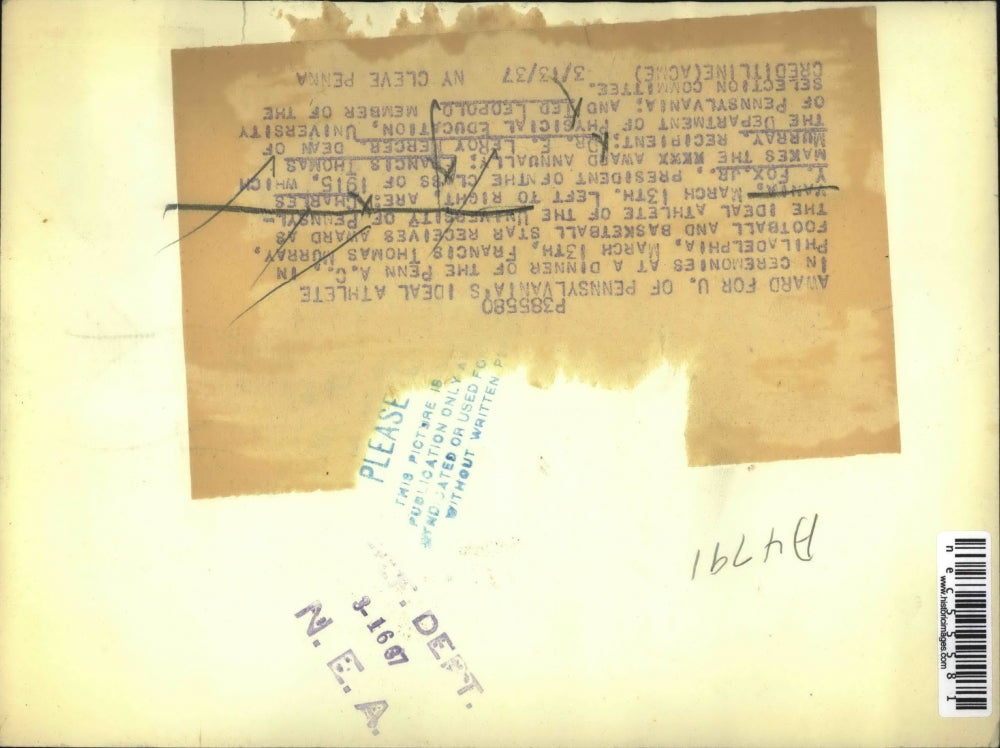 1967 Press Photo Francis Murray football and basketball star receives the ideal