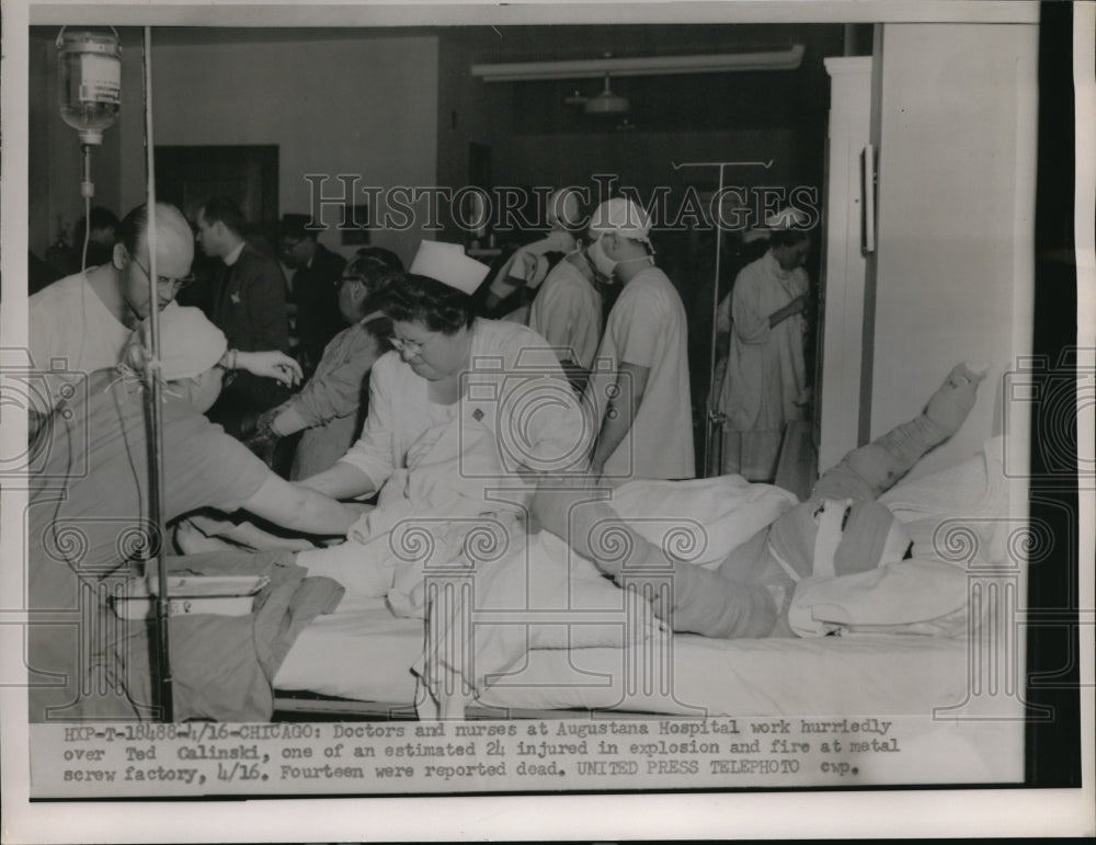 1953 Press Photo Docs And Nurses Work On Ted Calinski After Chicago Blast
