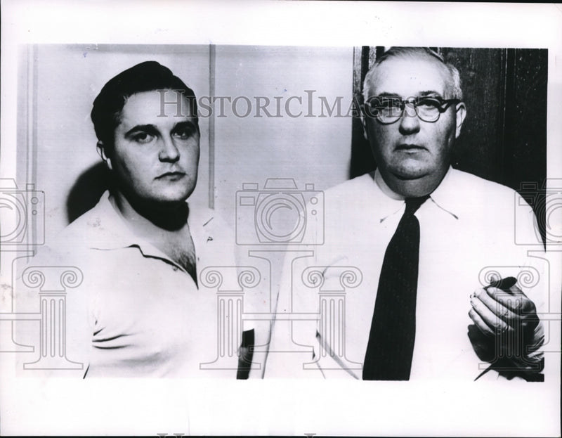 Load image into Gallery viewer, 1953 Press Photo Charles Raymond Simpson with uncle Don Raymond Simpson Citizens
