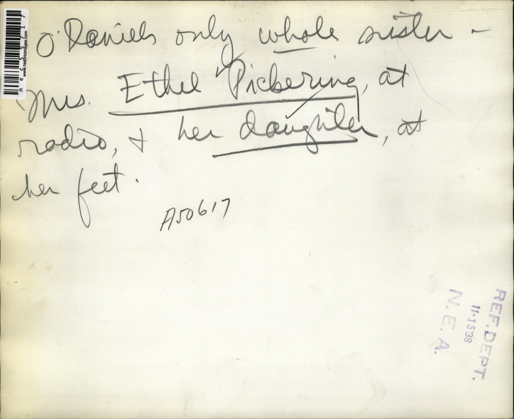 1938 Press Photo Ethel Pickerine at radio with sister