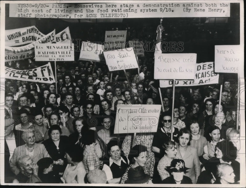 Load image into Gallery viewer, 1947 Press Photo Housewives Demonstrate Against High Cost Living in Paris
