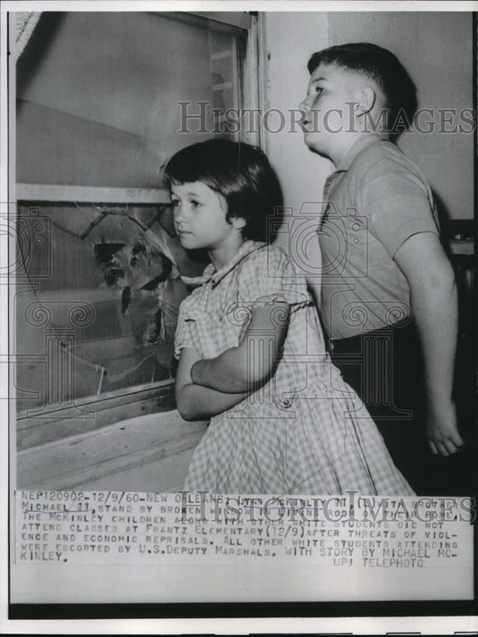 1960 Press Photo Lynn McKinley and Brother Michael After Threats of Violence