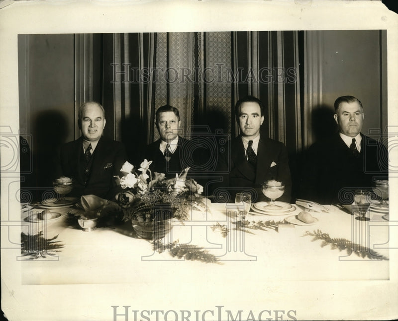Load image into Gallery viewer, Press Photo Chrysler Sales Corporation Frank Murphy Michigan Mayor - nec56690
