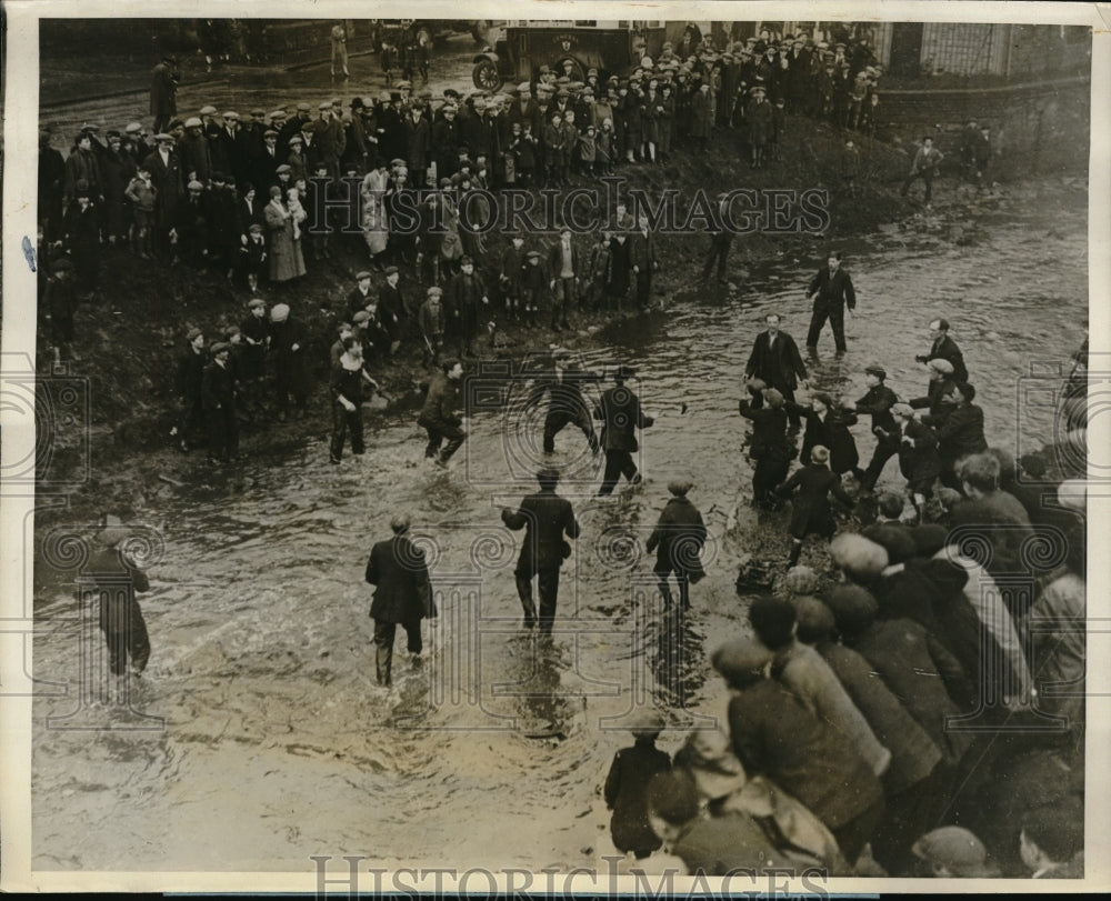 1927 Press Photo Residents Of Shreve Play Football Game