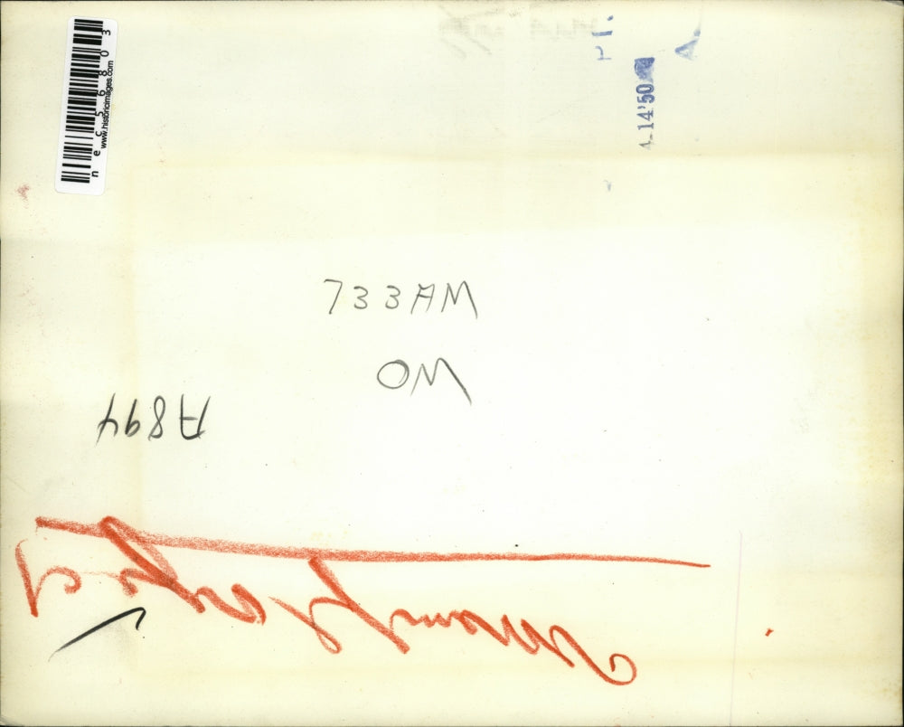 1950 Press Photo The O'Brien family at gas station in New York