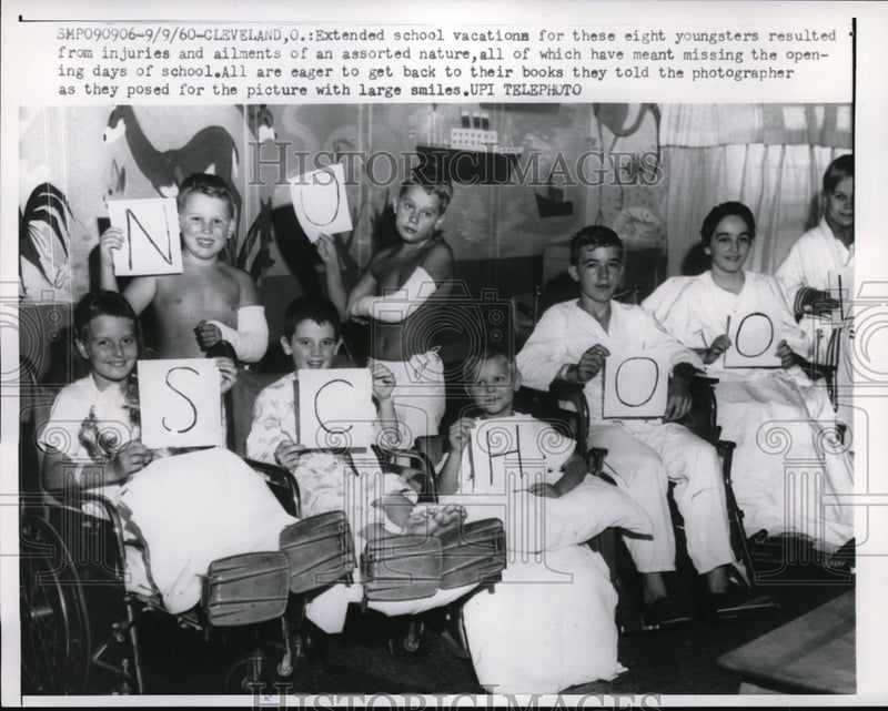Load image into Gallery viewer, 1960 Press Photo Cleveland Ohio School Students On Vacation
