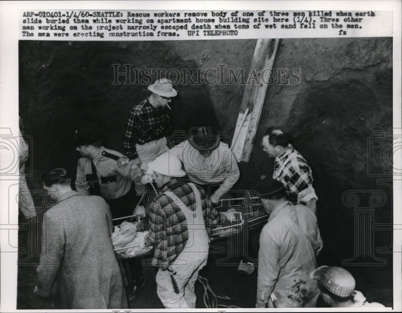 Load image into Gallery viewer, 1960 Press Photo Seattle Washington Rescue Workers Removed From Rubble
