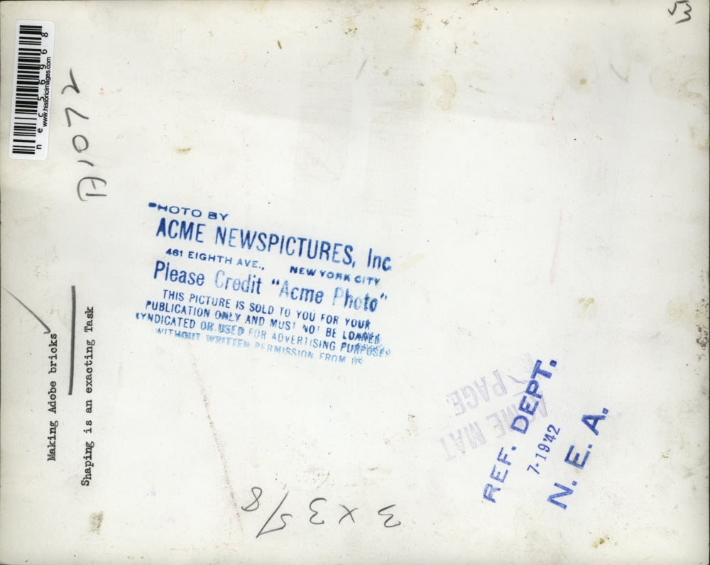 1942 Press Photo Making Adobe Bricks