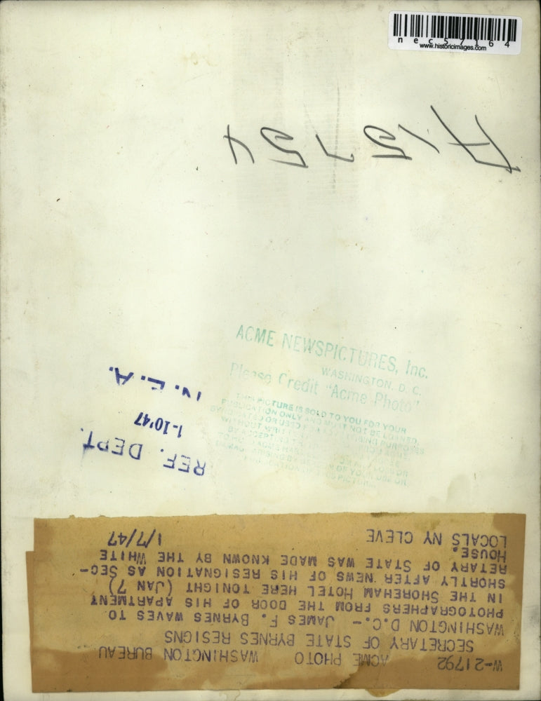 1947 Press Photo James Byrnes Secretary Of State Waves To Photographers