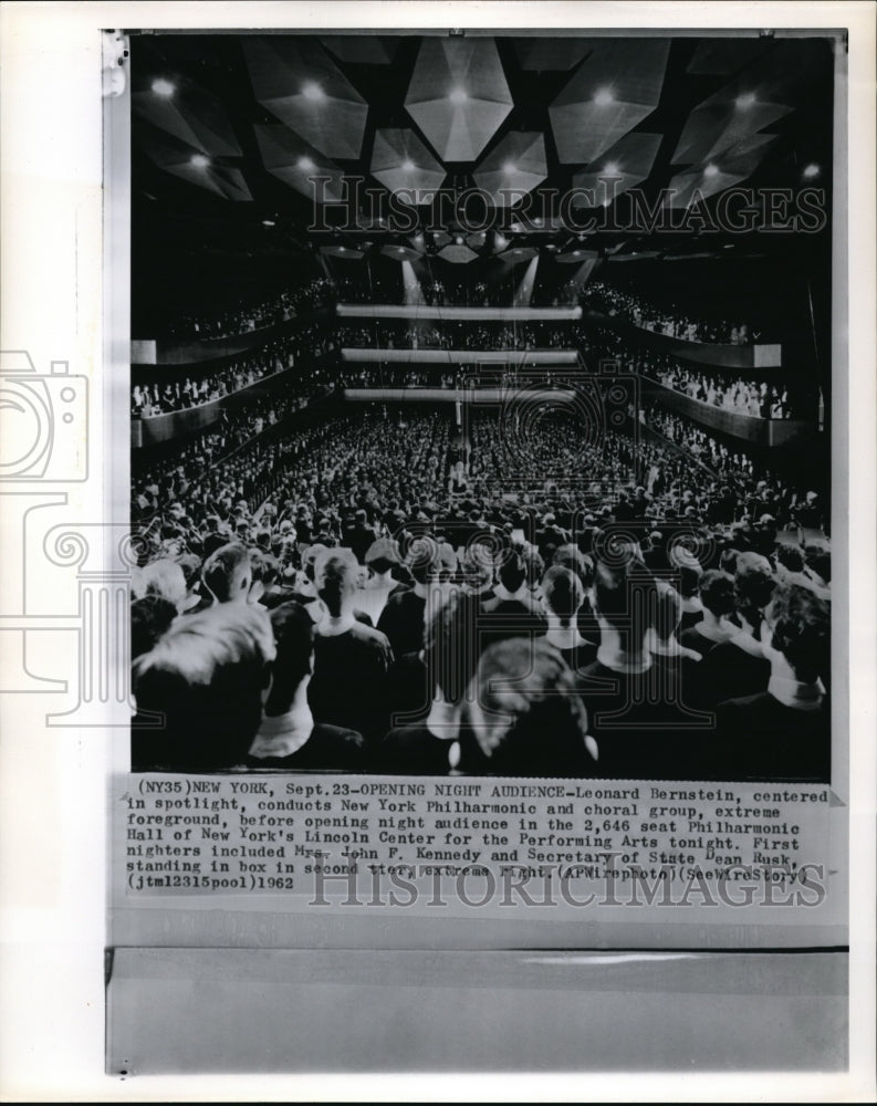 1962 Press Photo Leonard Bernstein, conducts the NY Philharmonic &amp; Choral group- Historic Images