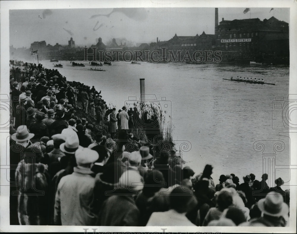 1934 Press Photo Crowds Cheer On Cambridge And Oxford At Thames Boat Race- Historic Images