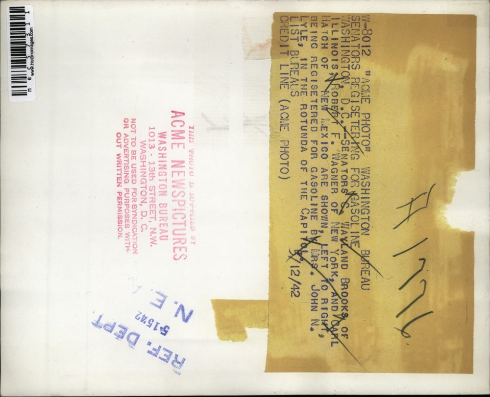 1943 Press Photo Senators Wayland Brooks & Robert Wagner Register for Gasoline