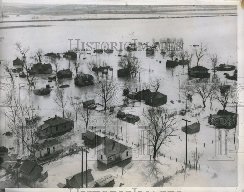 Load image into Gallery viewer, 1936 Press Photo Aerial View Of Missouri Valley Iowa Under Flood Waters
