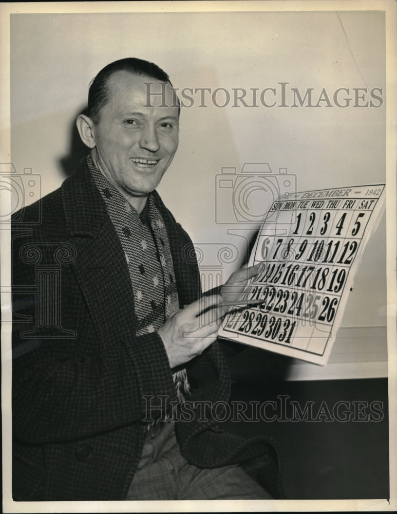 1942 Press Photo James Owens Arkansan Fugitive granted a pardon by Gov. Bailey.