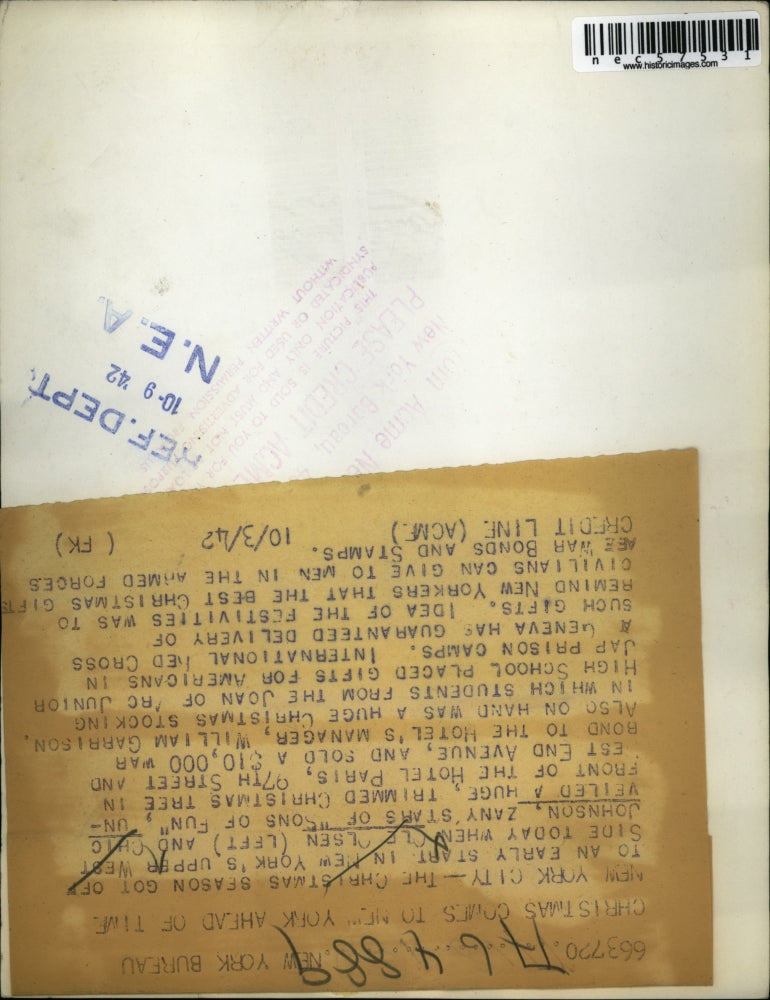 1942 Press Photo Christmas comes to New York early when Ole Olson L and Chic