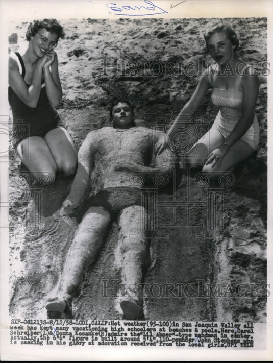 1958 Press Photo Hot weather in San Joaquin Valley kept people at the beaches