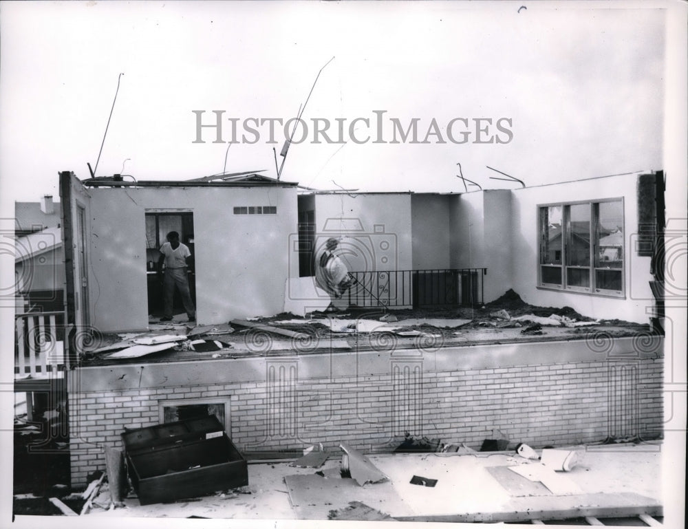 1962 Press Photo Chicago, tornado destruction at Oak Forest subdivision- Historic Images