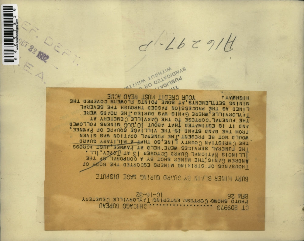 1932 Press Photo Striking miners at funeral of man shot by Natl guard at Pawnee