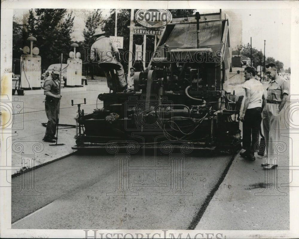 1949 Press Photo An experimental patch of rubberized pavement. - nec57912
